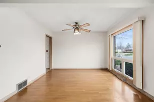 10909 Martindale Dr, Westchester, IL 60154 - Photo 9