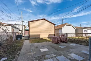 4810 W Strong Ave, Chicago, IL 60630 - Photo 15