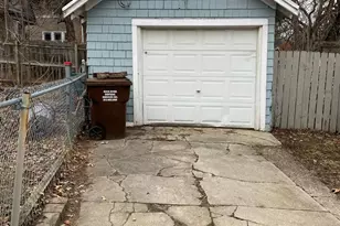 423 Auburn St, Rockford, IL 61103 - Photo 29