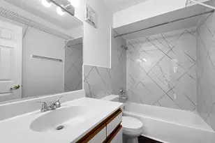 5011 Valley Ln, Streamwood, IL 60107 - Photo 11