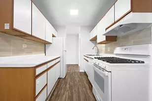 5011 Valley Ln, Streamwood, IL 60107 - Photo 5