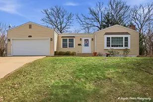 916 Essex Ct, McHenry, IL 60050 - Photo 1