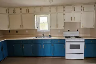 706 S Division St, Norris City, IL 62869 - Photo 9