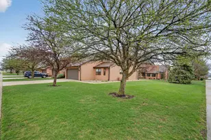 1229 Lakewood Dr, Morris, IL 60450 - Photo 5