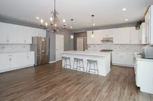 3617 Emerald Rd, Elgin, IL 60124 - Photo 7