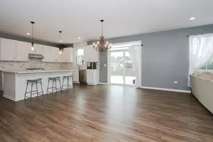 3617 Emerald Rd, Elgin, IL 60124 - Photo 3