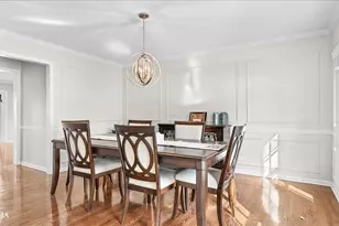 2549 River Woods Dr, Naperville, IL 60565 - Photo 5