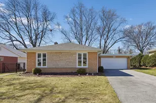 604 S Edward St, Mount Prospect, IL 60056 - Photo 1