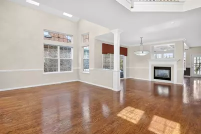 1108 Oxford Court, Oakbrook Terrace, IL 60181 - Photo 3