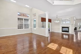 1108 Oxford Ct, Oakbrook Terrace, IL 60181 - Photo 3