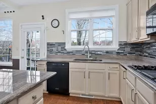 1108 Oxford Ct, Oakbrook Terrace, IL 60181 - Photo 11