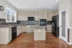 1108 Oxford Ct, Oakbrook Terrace, IL 60181 - Photo 9