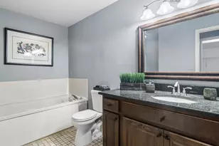 659 N Walden Dr, Palatine, IL 60067 - Photo 15