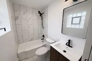 933 College Ave, Wheaton, IL 60187 - Photo 7