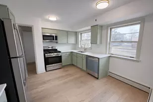 933 College Ave, Wheaton, IL 60187 - Photo 5