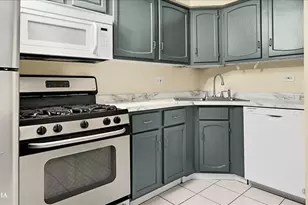 201 Gregory St, Aurora, IL 60504 - Photo 5