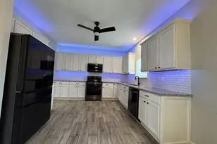 801 Parkside Ln, Yorkville, IL 60560 - Photo 11