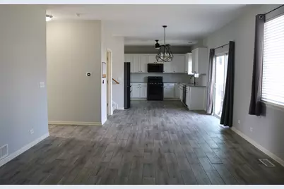 801 Parkside Lane, Yorkville, IL 60560 - Photo 11