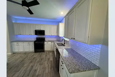 801 Parkside Lane, Yorkville, IL 60560 - Photo 9