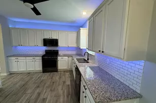 801 Parkside Ln, Yorkville, IL 60560 - Photo 9