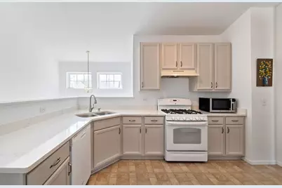 315 Thornwood Way #B, South Elgin, IL 60177 - Photo 9