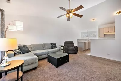 315 Thornwood Way #B, South Elgin, IL 60177 - Photo 5