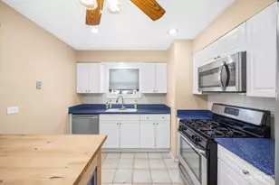 7812 Meade Ave, Burbank, IL 60459 - Photo 5