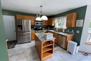 1610 Cottonwood Trail, Yorkville, IL 60560 - Photo 5