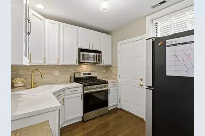 2579 W Montrose Avenue #2N, Chicago, IL 60618 - Photo 7