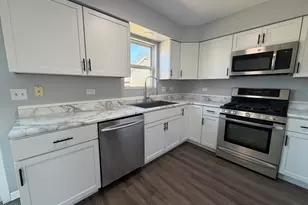 2 Beaver Creek Ct, Bolingbrook, IL 60490 - Photo 11