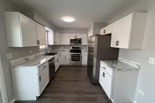 2 Beaver Creek Ct, Bolingbrook, IL 60490 - Photo 9