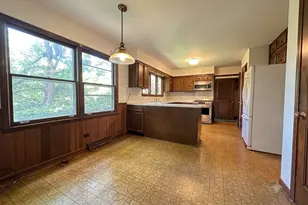 1009 Anne Rd, Naperville, IL 60540 - Photo 11