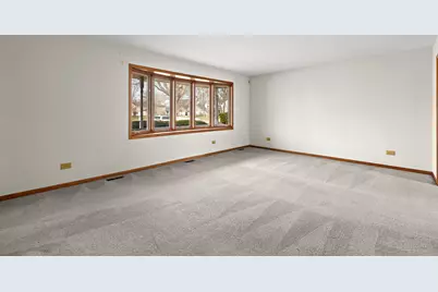 2176 Jordan Lane, Elgin, IL 60123 - Photo 9