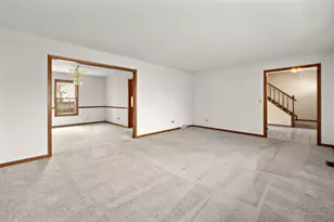 2176 Jordan Ln, Elgin, IL 60123 - Photo 17