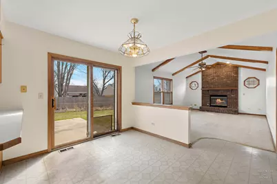 2176 Jordan Lane, Elgin, IL 60123 - Photo 25