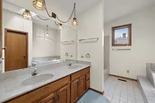 2176 Jordan Ln, Elgin, IL 60123 - Photo 7