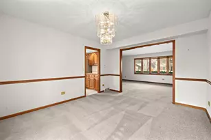 2176 Jordan Ln, Elgin, IL 60123 - Photo 19