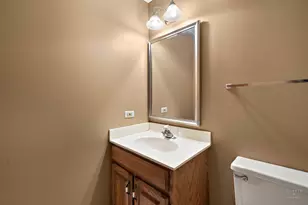 2176 Jordan Ln, Elgin, IL 60123 - Photo 13