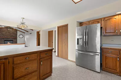 2176 Jordan Lane, Elgin, IL 60123 - Photo 5