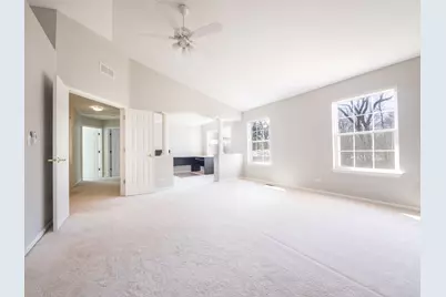 33 River Oaks Circle E, Buffalo Grove, IL 60089 - Photo 15