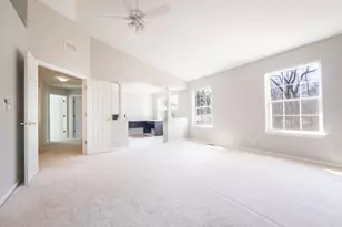 33 River Oaks Cir E, Buffalo Grove, IL 60089 - Photo 15