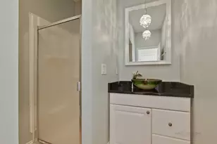 33 River Oaks Cir E, Buffalo Grove, IL 60089 - Photo 13