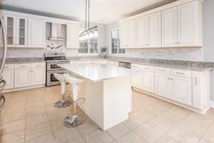 33 River Oaks Cir E, Buffalo Grove, IL 60089 - Photo 9