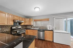 445 Le Parc Cir, Buffalo Grove, IL 60089 - Photo 11