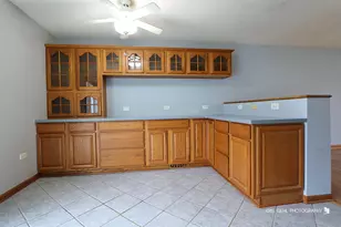 315 Oakwood Dr, Antioch, IL 60002 - Photo 7