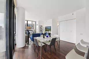 210 S Desplaines St, Chicago, IL 60661 - Photo 9