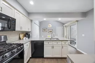 2612 Ashley Woods Dr, Westchester, IL 60154 - Photo 7