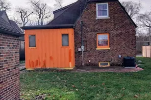 110 Forestdale Pkwy, Calumet City, IL 60409 - Photo 3