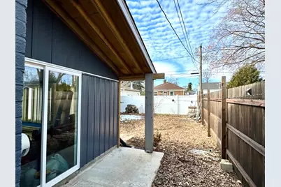 216 Burton Street, Waukegan, IL 60085 - Photo 5