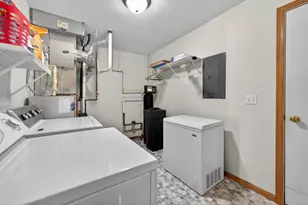 941 Arvle Cir, Sycamore, IL 60178 - Photo 19